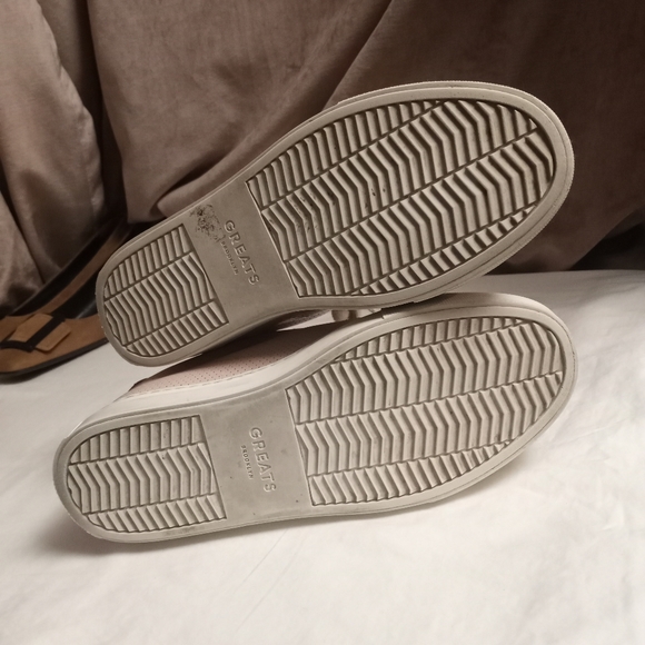 GREATS - The Royale Perforated Women's Sneaker in Blush - Picture 2 of 10